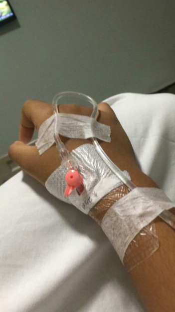 He Ting Ru Reflects on Health Struggles in 2022, Grateful for ‘Happy & Precious Moments’