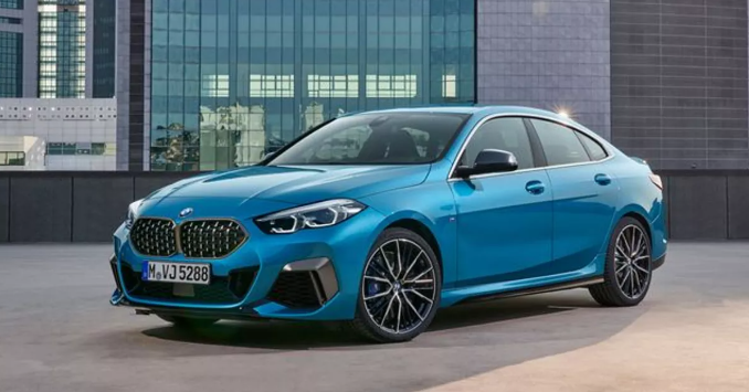 Top Luxury Small Sedans in Singapore for the Style-Conscious Driver