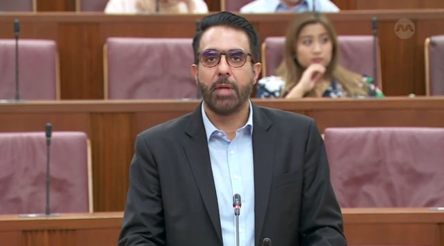 Growing Support for Pritam Singh’s Proposal on English Test for Singapore Citizenship