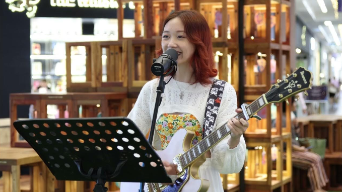 “Singaporean Live Streamer Denise Teo Shares Journey to Becoming Asia’s Top Streamer  “