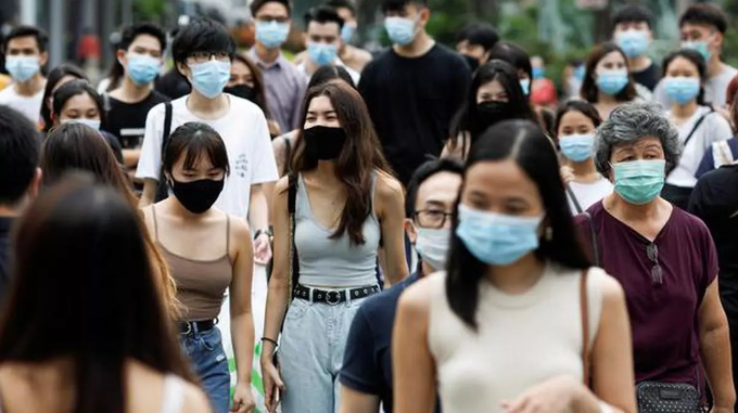 “Is Singapore Overpopulated? Netizens Express Concerns About Crowding”