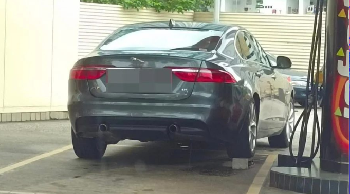Man Calls Out Singapore Driver for Misusing His YouTrip Card at JB Petrol Station