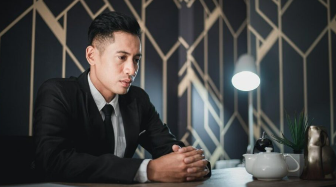 “Worker in Singapore Feels Overwhelmed by 44-Hour Week: “Is This Sustainable?” “