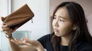 “Retrenchments in Singapore Doubled in 2023: How to Prepare for Potential Layoffs in 2024 “