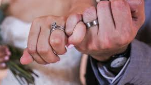 “Couples Marrying Later, Divorce Rates Up 0.2% in Singapore for 2023  “